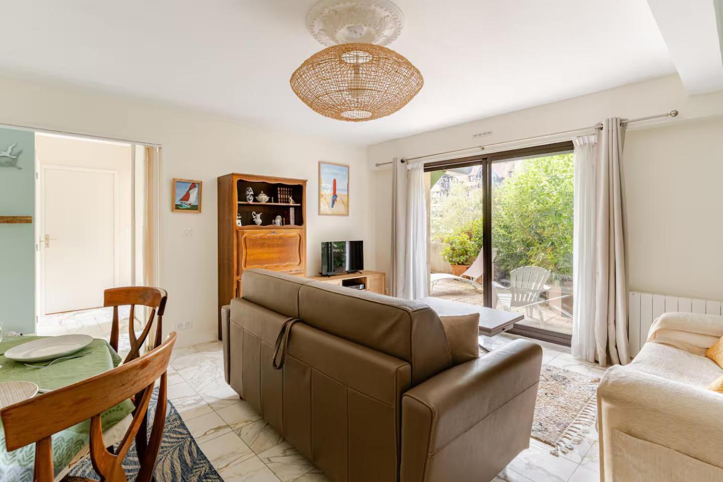 Cote Jardin - Terrasse, Calme Et Cosy Apartment Deauville Exterior photo